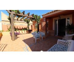 Magnífico CHALET en Aguadulce Centro.