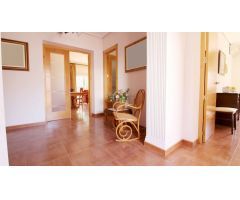 Magnífico CHALET en Aguadulce Centro.