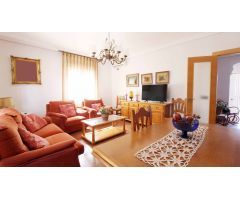 Magnífico CHALET en Aguadulce Centro.