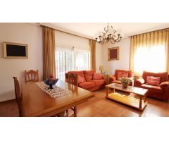 Magnífico CHALET en Aguadulce Centro.