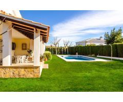 Chalet con jardín y piscina en Mediona!
