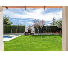 Chalet con jardín y piscina en Mediona!