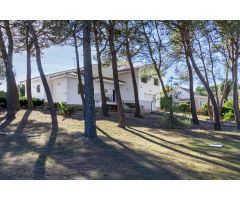 Chalet con jardín y piscina en Mediona!