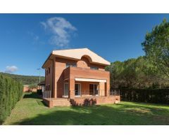 FANTÁSTICA CASA A LOS 4 VIENTOS EN CASTELLOLÍ PUEBO!