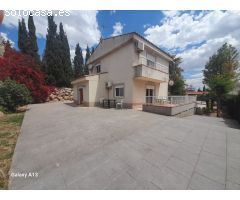 Chalet en Alquiler en Benaguasil, Valencia
