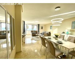 Apartamento de Lujo con vistas al mar, piscina y garaje