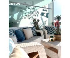 Apartamento de Lujo con vistas al mar, piscina y garaje