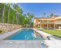 Chalet en Venta en Nueva Andalucía, Málaga