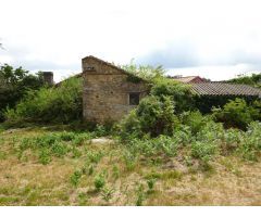 CASA DE PIEDRA CON TERRENO CERRADO ZONA DE VICESO, BRION