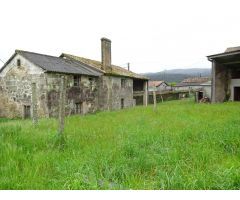 CASA DE PIEDRA CON ALMACEN EN ZONA DE BASTAVALES, BRION