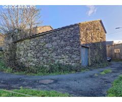 CASA DE PIEDRA CON AMPLIO TERRENO EN ZONA DE CORNANDA, BRION