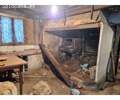 CASA DE PIEDRA CON AMPLIO TERRENO EN ZONA DE CORNANDA, BRION