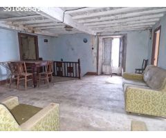 CASA DE PIEDRA CON ALPENDRE Y ALMACEN EN ZONA DE ONS, BRION