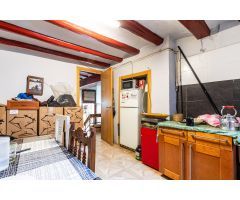 CASA EN EL CENTRO DEL PUEBLO