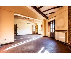 CASA REFORMADA RÚSTICA AL CENTRO DE SANT LLORENÇ SAVALL