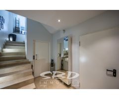 ¡¡CREU ALTA - ESPECTACULAR CASA CON PATIO CON PISCINA y ASCENSOR!!