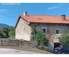 Se Vende Casa Pareada con Terreno en Valle de Mena
