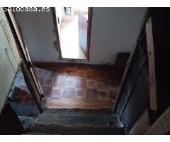 Se Vende Casa Pareada con Terreno en Valle de Mena
