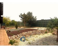 Chalet en Venta en Lardero, La Rioja