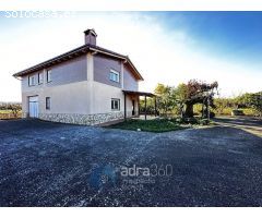 Chalet en Venta en Lardero, La Rioja