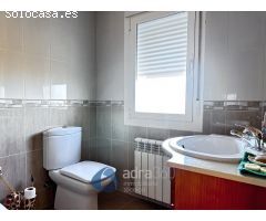 Chalet en Venta en Lardero, La Rioja