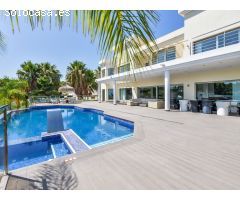 Villa de Lujo en Venta en Benissa, Alicante