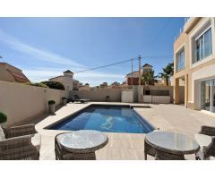 Chalet en Venta en San Miguel de Salinas, Alicante