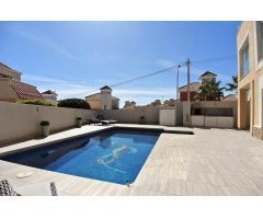Chalet en Venta en San Miguel de Salinas, Alicante