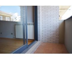 Alquiler ático duplex, 3 dormit., con terraza 18 m2, garaje y trastero, C/ Burgos junto Av Goya.