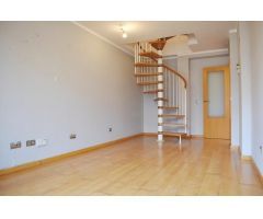 Alquiler ático duplex, 3 dormit., con terraza 18 m2, garaje y trastero, C/ Burgos junto Av Goya.
