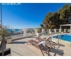 Impresionante villa moderna con acceso privado a la playa en Mijas
