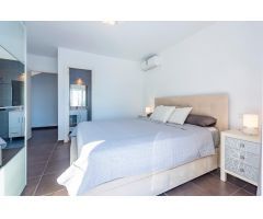 Impresionante villa moderna con acceso privado a la playa en Mijas
