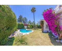 VILLA DE ATRACTIVO Y PRECIOSO CARÁCTER MEDITERRANEO,