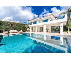 Exquisita villa moderna en Elviria, Marbella