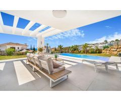 Dormitorios, 2 Baños, Villa En Venta en Buena Vista, Mijas Costa