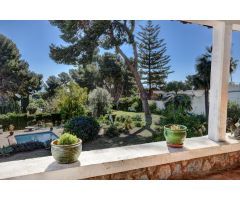 Encantadora Villa Independiente con vistas al mar y Potencial de Desarrollo en El Pinar