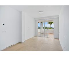 Apartamento de dos dormitorios bellamente reformado en la comunidad cerrada de Jardines de Andalucía