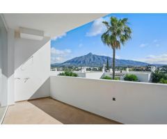 Apartamento de dos dormitorios bellamente reformado en la comunidad cerrada de Jardines de Andalucía