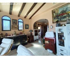 Chalet con personalidad en Fuengirola, cerca de la playa y con piscina privada