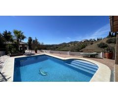 Casa de campo en venta en Alhaurín El Grande.