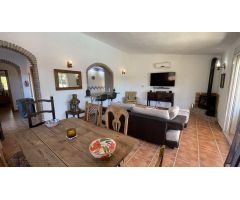 Casa de campo en venta en Alhaurín El Grande.