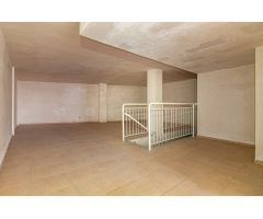 LOCAL COMERCIAL CON ALTILLO Y UNA SUPERFICIE TOTAL DE 311 M² EN AVENIDA DE VALENCIA