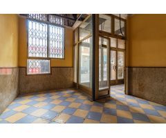 LOCAL COMERCIAL CON 6 METROS DE FACHADA Y 231 M²