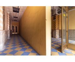 LOCAL COMERCIAL CON 6 METROS DE FACHADA Y 231 M²