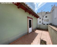 ADOSADO EN CONSTRUCCIÓN CON CUATRO DORMITORIOS Y TERRAZA