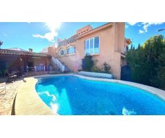 Chalet en Venta en la Nucia, Alicante