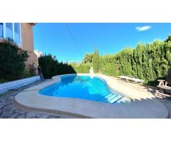 Chalet en Venta en la Nucia, Alicante