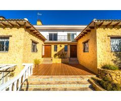 Villa de Lujo en Venta en Villajoyosa, Alicante