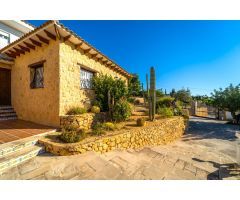 Villa de Lujo en Venta en Villajoyosa, Alicante