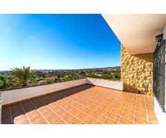 Villa de Lujo en Venta en Villajoyosa, Alicante